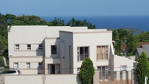 Ridgesea Guest House Bed and Breakfast in Umhlanga
