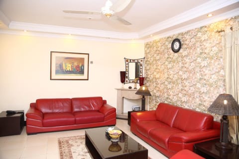 Safari Club 3 Bahria Town Bed and Breakfast in Islamabad