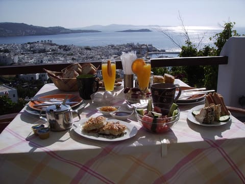 Restaurant/places to eat, Sea view, Breakfast