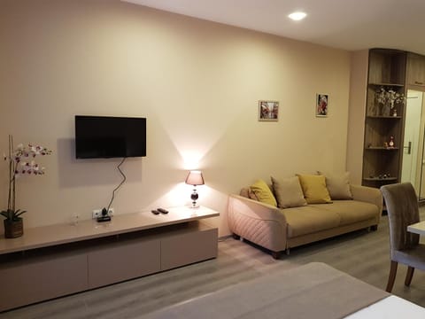 TV and multimedia, Seating area