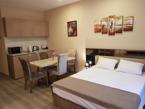 Bed, Coffee/tea facilities, Kitchen or kitchenette, minibar