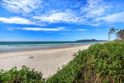 Nearby landmark, Natural landscape, Beach