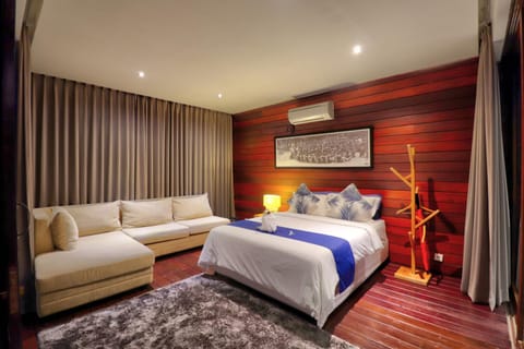 Bed, Seating area, Bedroom