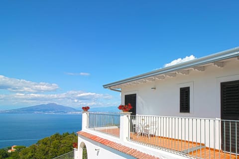 Villa Marigliano Chalet in Priora