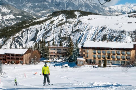 Property building, Skiing, Mountain view