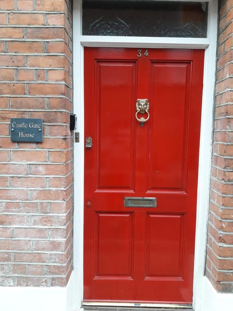 Castle Gate House Derry City Centre Townhouse STILL OPEN Casa in Londonderry