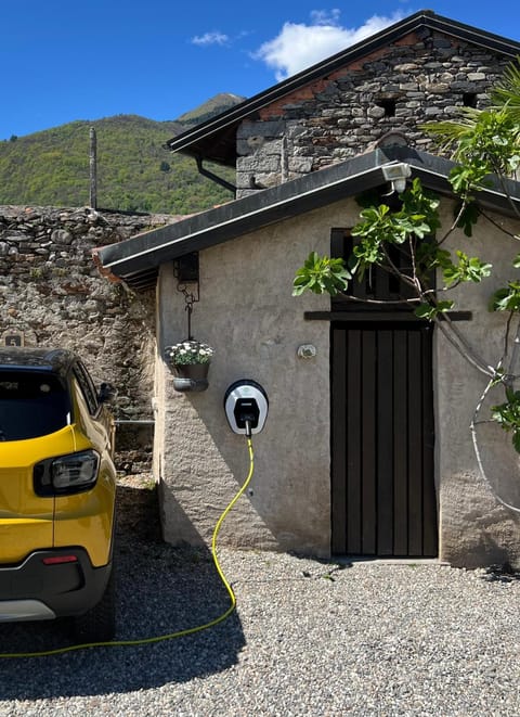 Villa Costantina with heated POOL Apartment hotel in Cannobio