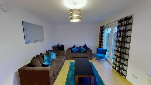 Orange Town House - Shaw Road, Only 6 Minutes to City Centre Eigentumswohnung in Aberdeen