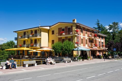 Hotel Costabella Hotel in San Zeno di Montagna