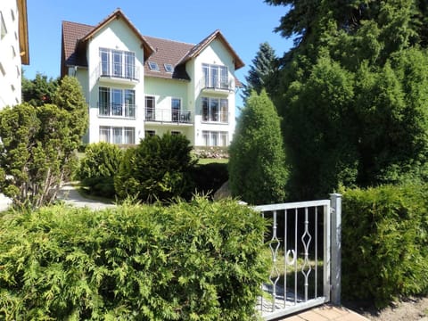 Property building, Garden, Garden view