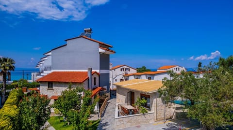 Akrathos Houses Condominio in Halkidiki