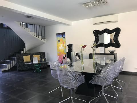 Le Hameau de la Crique de l'Anglaise Villa in French Riviera