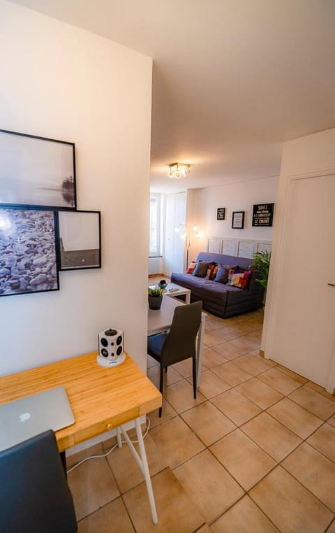 DUPLEX dans CENTRE VILLE (GARE;PARKING;WIFI) Apartamento in Troyes