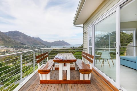 Balcony/Terrace, Living room, Seating area, Dining area