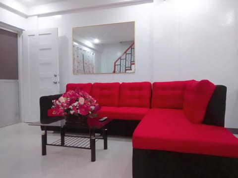 Diodeth's Holiday Apartment House in Caraga