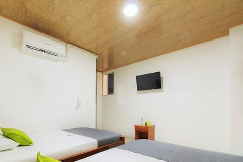 Bedroom, air conditioner