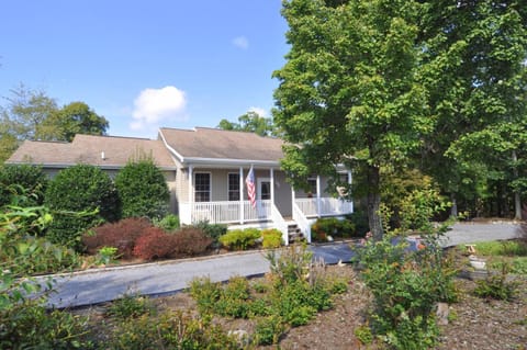 Blue Badger Cottage -Perfect Getaway! Chalet in Shenandoah Valley