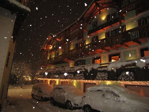 Facade/entrance, Winter