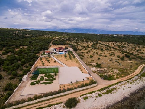 Seaside luxury villa with a swimming pool Cove Mihovilje, Pag - 16124 Villa in Novalja