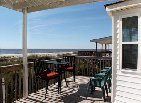 Blue Crab Cove Haus in Caswell Beach