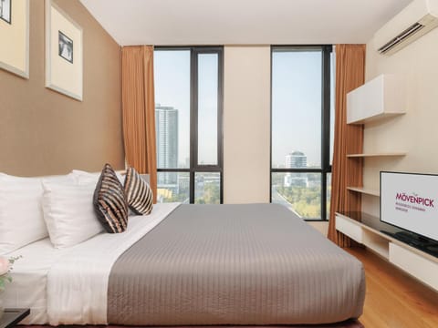 Bed, TV and multimedia, Photo of the whole room, Bedroom, City view, air conditioner