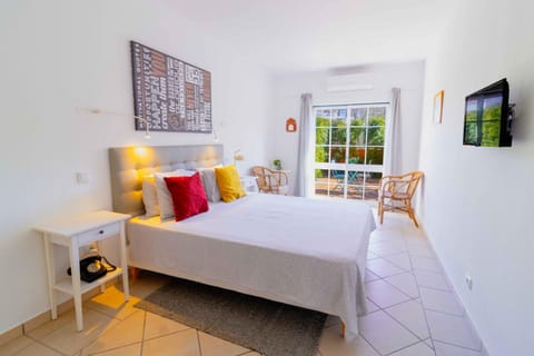 Casas Novas Guesthouse - Adults Only Bed and Breakfast in Lagos