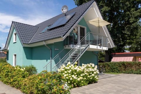 K 100 EG - Ferienwohnung im Erdgeschoss mit großem Garten Condo in Röbel