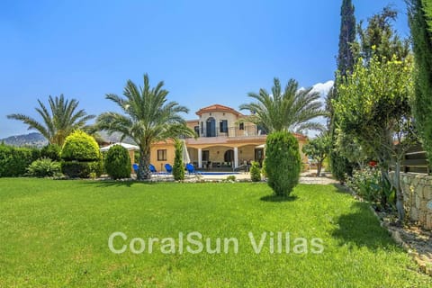 Property building, Garden, Balcony/Terrace, Other, Swimming pool, furniture, sunbed