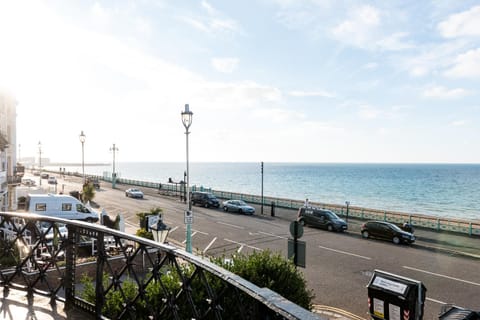 Property building, Balcony/Terrace, Sea view