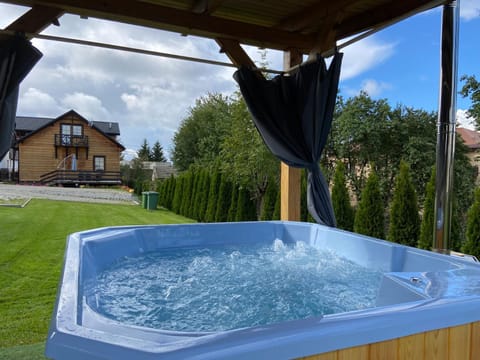 Natural landscape, Garden, Hot Tub, Garden view