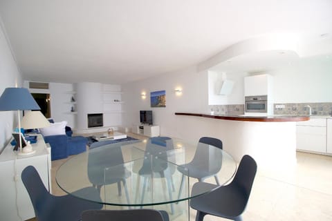 magnifique appartement sur la plage ... Condo in Albufeira