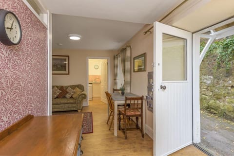 Poppy's Place Cupar Apartment in Scotland