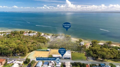 Close to Water, Restaurants and Clubs, Toorbul St, Bongaree House in Woorim