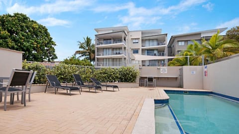 Spectacular Unit Overlooking Pumicestone Passage - Welsby Pde, Bongaree Maison in Sandstone Point