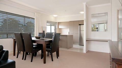 Spectacular Unit Overlooking Pumicestone Passage - Welsby Pde, Bongaree House in Sandstone Point