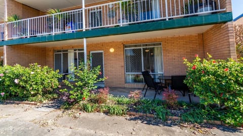Comfy Ground Floor Unit opposite waterfront! Welsby Pde, Bongaree Maison in Sandstone Point