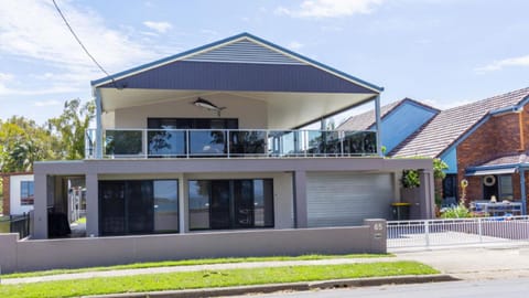 Magical holiday home - Welsby Pde, Bongaree House in Sandstone Point