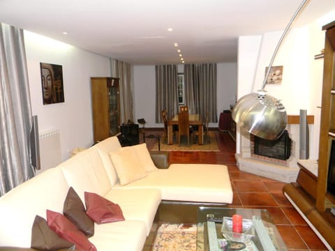 4 bedrooms villa with private pool furnished balcony and wifi at Santa Leocadia de Geraz do Lima Chalet in Viana do Castelo District