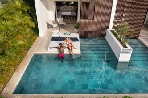 Balcony/Terrace, Pool view, Swimming pool, sunbed