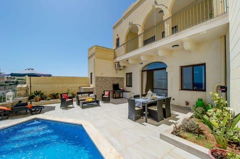 The Harbour Holiday Home Country House in Malta