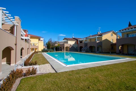 Garden, Swimming pool