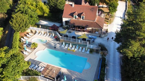 Bird's eye view, Pool view