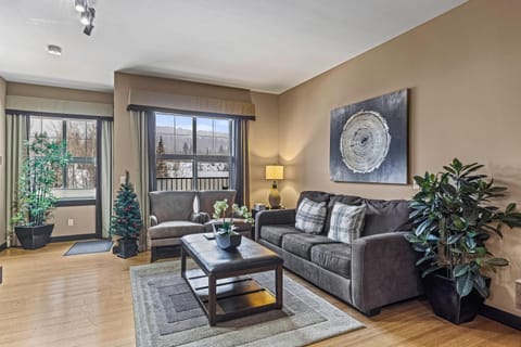 Luxurious Condo with Spa, Steam Room hosted by Fenwick Vacation Rentals Appartement-Hotel in Canmore