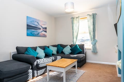 Cheltenham-2 Bed House-Sleep 6-Parking-Garden-Wifi Casa in Cheltenham