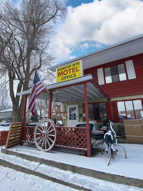 Roundtop Mountain Vista - Cabins and Motel Hotel in Thermopolis