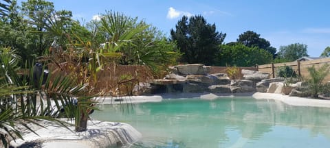 Swimming pool, Swimming pool