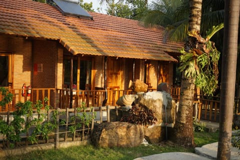 Y Nghia Bungalow Ong Lang Farm Stay in Phu Quoc