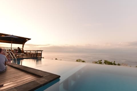 View (from property/room), Mountain view, Pool view