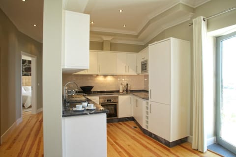 Kitchen or kitchenette, minibar, pet friendly, stove, toaster