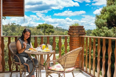 Natural landscape, Food and drinks, Bedroom